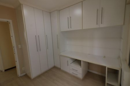 Apartamento à venda com 180m², 3 quartos e 2 vagasQuarto 2