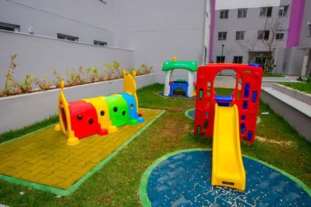 Apartamento para alugar com 37m², 2 quartos e sem vaga Apartamento para alugar com 37m², 2 quartos e sem vagaÁrea comum - Playground