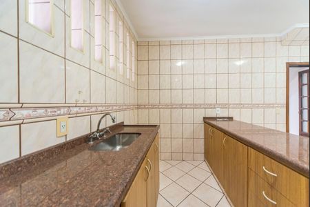 Casa à venda com 119m², 2 quartos e 2 vagas Casa à venda com 119m², 2 quartos e 2 vagasCozinha
