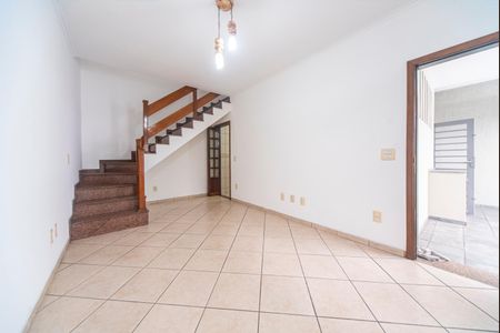 Casa à venda com 119m², 2 quartos e 2 vagas Casa à venda com 119m², 2 quartos e 2 vagasSala