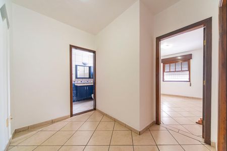 Casa à venda com 119m², 2 quartos e 2 vagas Casa à venda com 119m², 2 quartos e 2 vagasHall da Escada