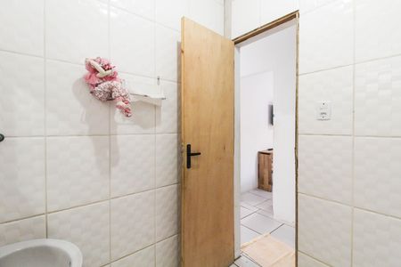 Casa à venda com 36m², 2 quartos e sem vaga Casa à venda com 36m², 2 quartos e sem vagaBanheiro