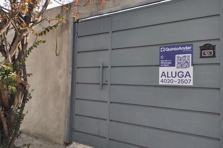 Casa para alugar com 100m², 2 quartos e 2 vagas Casa para alugar com 100m², 2 quartos e 2 vagasFachada