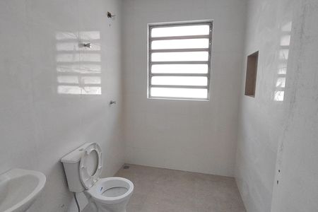Casa para alugar com 100m², 2 quartos e 2 vagas Casa para alugar com 100m², 2 quartos e 2 vagasBanheiro