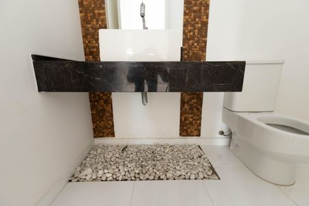 Casa à venda com 500m², 4 quartos e 6 vagas Casa à venda com 500m², 4 quartos e 6 vagasLavabo 2