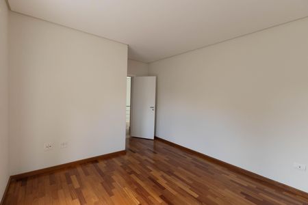 Casa à venda com 500m², 4 quartos e 6 vagas Casa à venda com 500m², 4 quartos e 6 vagasSuíte 2