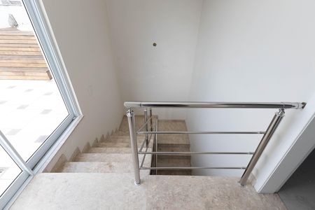 Casa à venda com 500m², 4 quartos e 6 vagas Casa à venda com 500m², 4 quartos e 6 vagasHall