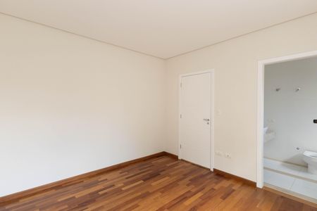 Casa à venda com 500m², 4 quartos e 6 vagas Casa à venda com 500m², 4 quartos e 6 vagasBanheiro da Suíte 3