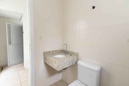 Casa à venda com 500m², 4 quartos e 6 vagas Casa à venda com 500m², 4 quartos e 6 vagasBanheiro 6