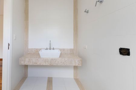 Casa à venda com 500m², 4 quartos e 6 vagas Casa à venda com 500m², 4 quartos e 6 vagasBanheiro da Suíte 3