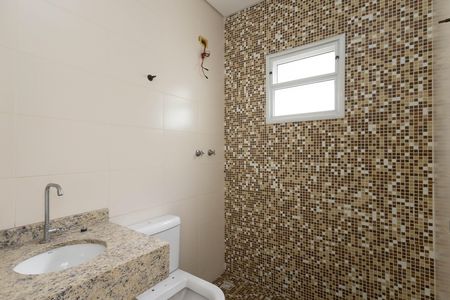 Casa à venda com 500m², 4 quartos e 6 vagas Casa à venda com 500m², 4 quartos e 6 vagasBanheiro 6