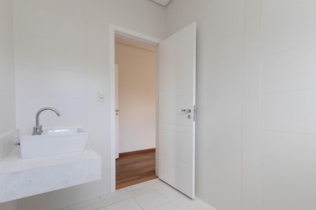 Casa à venda com 500m², 4 quartos e 6 vagas Casa à venda com 500m², 4 quartos e 6 vagasBanheiro da Suíte 2
