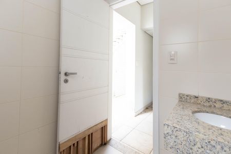 Casa à venda com 500m², 4 quartos e 6 vagas Casa à venda com 500m², 4 quartos e 6 vagasBanheiro 6