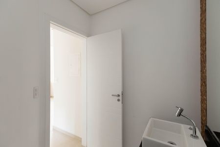 Casa à venda com 500m², 4 quartos e 6 vagas Casa à venda com 500m², 4 quartos e 6 vagasLavabo 2