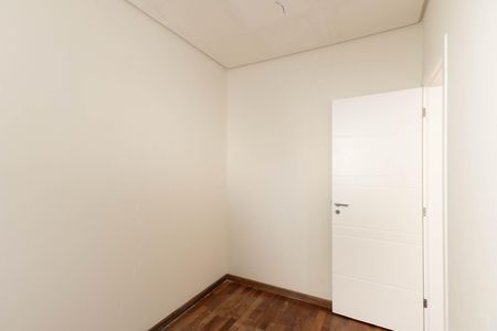 Casa à venda com 500m², 4 quartos e 6 vagas Casa à venda com 500m², 4 quartos e 6 vagasClosert