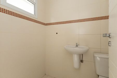 Casa à venda com 500m², 4 quartos e 6 vagas Casa à venda com 500m², 4 quartos e 6 vagasBanheiro Área de serviço