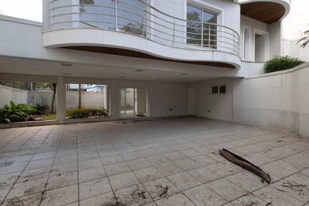 Garagem de casa à venda com 4 quartos, 500m² em Tremembé, São Paulo