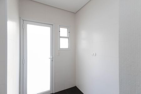 Casa à venda com 500m², 4 quartos e 6 vagas Casa à venda com 500m², 4 quartos e 6 vagasÁrea de Serviço