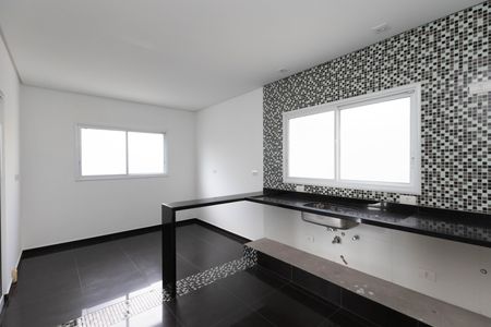 Casa à venda com 500m², 4 quartos e 6 vagas Casa à venda com 500m², 4 quartos e 6 vagasCozinha