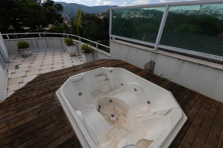 Casa à venda com 500m², 4 quartos e 6 vagas
