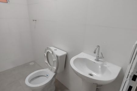 Casa para alugar com 100m², 2 quartos e 1 vaga Casa para alugar com 100m², 2 quartos e 1 vagaBanheiro 2