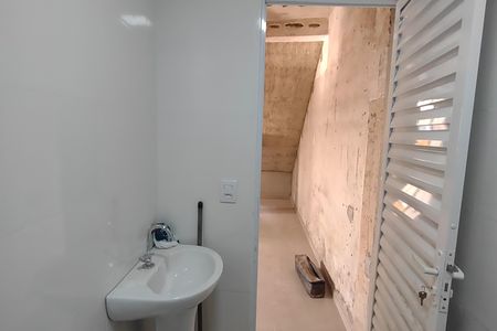 Casa para alugar com 100m², 2 quartos e 1 vaga Casa para alugar com 100m², 2 quartos e 1 vagaBanheiro 1