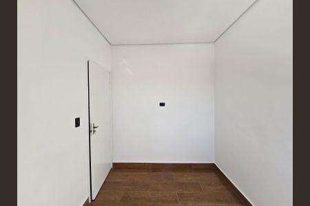 Quarto 02 de kitnet/studio para alugar com 2 quartos, 34m² em Jardim Presidente Dutra, Guarulhos