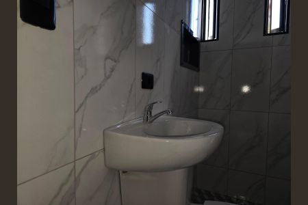 Studio para alugar com 34m², 2 quartos e sem vaga Studio para alugar com 34m², 2 quartos e sem vagaBanheiro Social