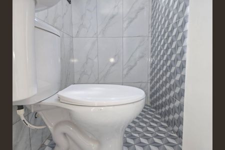 Studio para alugar com 34m², 2 quartos e sem vaga Studio para alugar com 34m², 2 quartos e sem vagaBanheiro Social