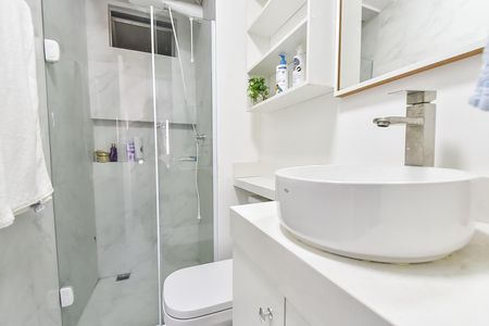 Apartamento à venda com 100m², 3 quartos e 1 vaga Apartamento à venda com 100m², 3 quartos e 1 vagaBanheiro da suíte