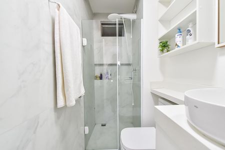 Apartamento à venda com 100m², 3 quartos e 1 vaga Apartamento à venda com 100m², 3 quartos e 1 vagaBanheiro da suíte