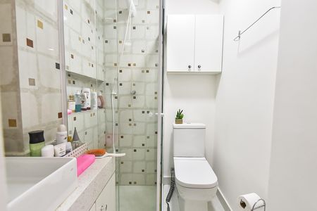 Apartamento à venda com 100m², 3 quartos e 1 vaga Apartamento à venda com 100m², 3 quartos e 1 vagaBanheiro social 2
