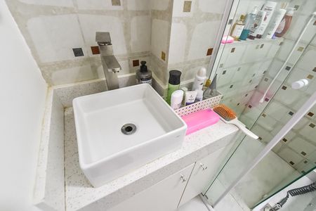 Apartamento à venda com 100m², 3 quartos e 1 vaga Apartamento à venda com 100m², 3 quartos e 1 vagaBanheiro social 2