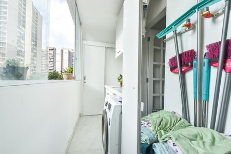 Apartamento à venda com 100m², 3 quartos e 1 vaga Apartamento à venda com 100m², 3 quartos e 1 vagaÁrea de serviço