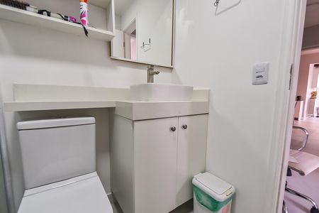 Apartamento à venda com 100m², 3 quartos e 1 vaga Apartamento à venda com 100m², 3 quartos e 1 vagaBanheiro social 1