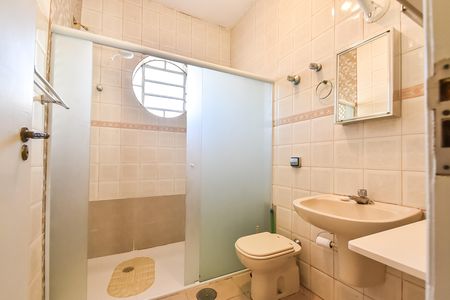 Casa à venda com 117m², 3 quartos e sem vaga Casa à venda com 117m², 3 quartos e sem vagaBanheiro