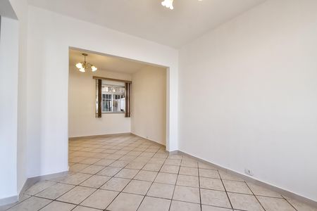 Casa à venda com 117m², 3 quartos e sem vaga Casa à venda com 117m², 3 quartos e sem vagaSala