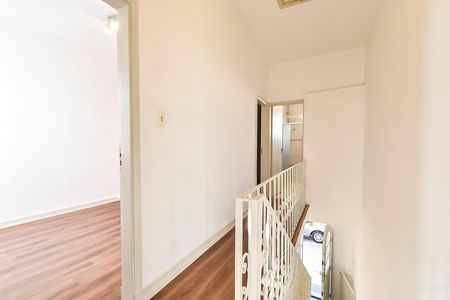 Corredor de casa à venda com 3 quartos, 117m² em Vila Monumento, São Paulo