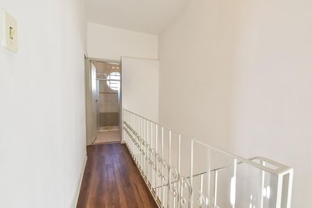 Corredor de casa à venda com 3 quartos, 117m² em Vila Monumento, São Paulo