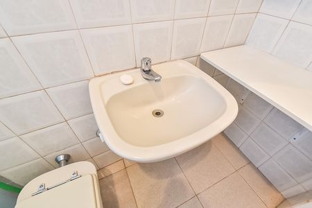 Casa à venda com 117m², 3 quartos e sem vaga Casa à venda com 117m², 3 quartos e sem vagaBanheiro