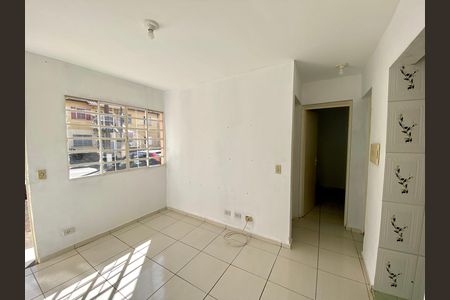 Sala de casa de condomínio para alugar com 2 quartos, 42m² em Vila Carmela I, Guarulhos