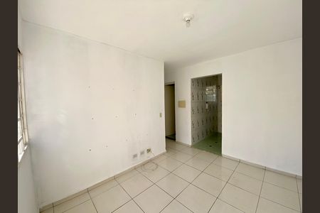 Sala de casa de condomínio para alugar com 2 quartos, 42m² em Vila Carmela I, Guarulhos
