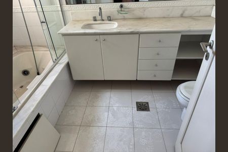 Apartamento à venda com 240m², 3 quartos e 4 vagas Apartamento à venda com 240m², 3 quartos e 4 vagasFoto 32