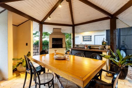 Casa de condomínio à venda com 290m², 4 quartos e 5 vagas Casa de condomínio à venda com 290m², 4 quartos e 5 vagasCozinha