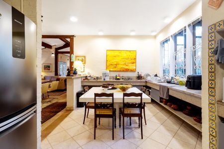 Casa de condomínio à venda com 290m², 4 quartos e 5 vagas Casa de condomínio à venda com 290m², 4 quartos e 5 vagasCozinha