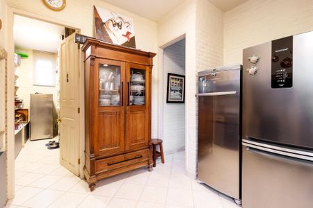 Casa de condomínio à venda com 290m², 4 quartos e 5 vagas Casa de condomínio à venda com 290m², 4 quartos e 5 vagasCozinha