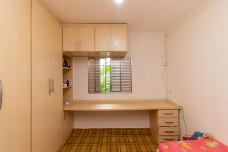 Quarto 2 de casa para alugar com 2 quartos, 66m² em Jardim Tango, São Paulo