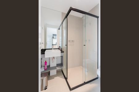 Banheiro de kitnet/studio para alugar com 1 quarto, 21m² em Paraíso, São Paulo