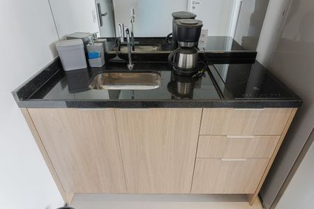 Cozinha de kitnet/studio para alugar com 1 quarto, 21m² em Paraíso, São Paulo