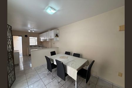 Cozinha de casa para alugar com 2 quartos, 180m² em Carlos Prates, Belo Horizonte